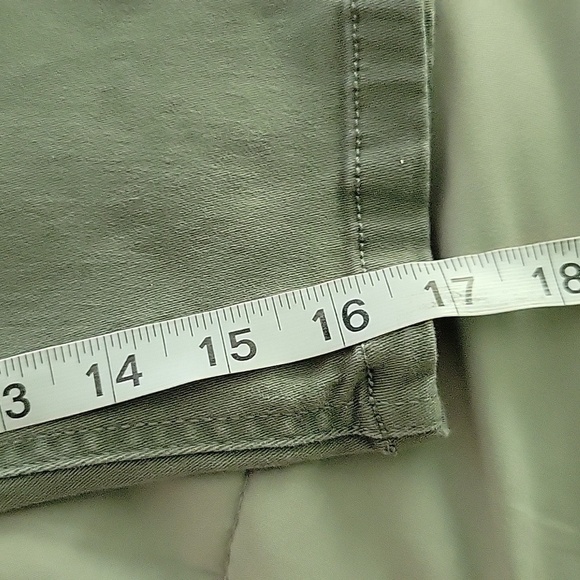 Gloria Vanderbilt All Around Slimmering Effect Skimmer Shorts - Picture 12 of 12